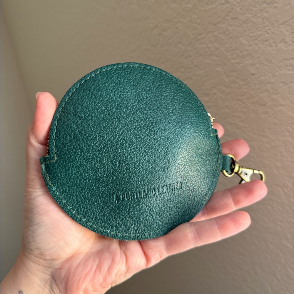 Portland Leather goods poinsettia gordita holiday pouch - Picture 2 of 2